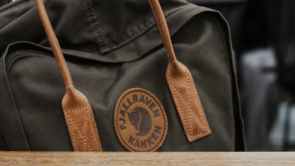 Schwarzer Fjällräven Kånken Rucksack